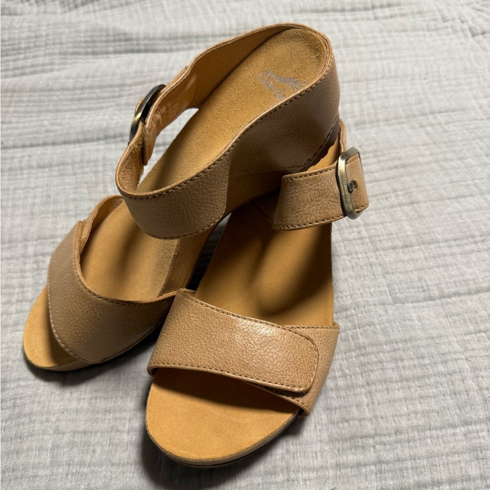 Dansko Beige Leather Sandals